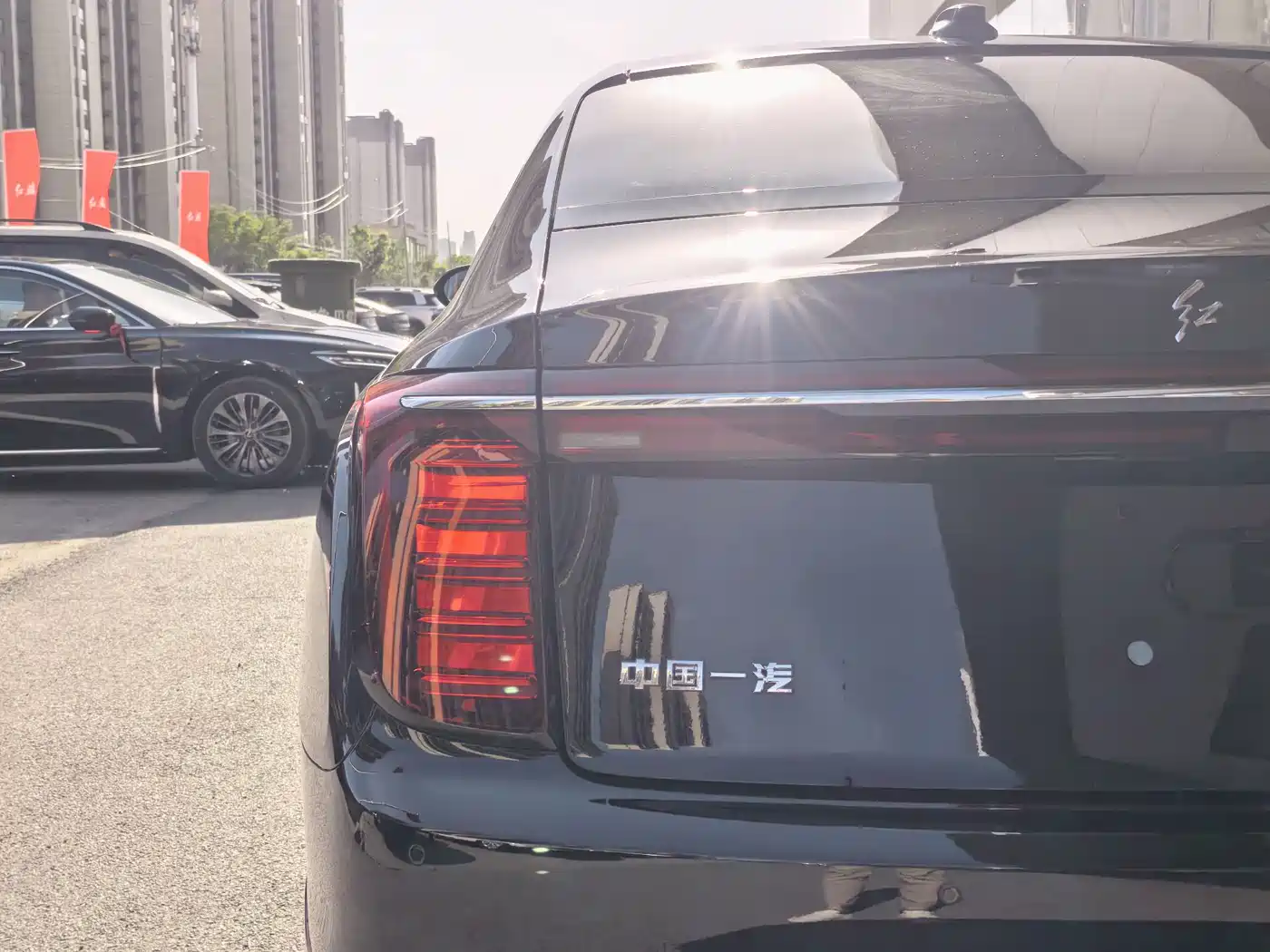 Hongqi H9 2025 2.0T 2WD Qixiang Luxury Business Edition 5-seater фото 8