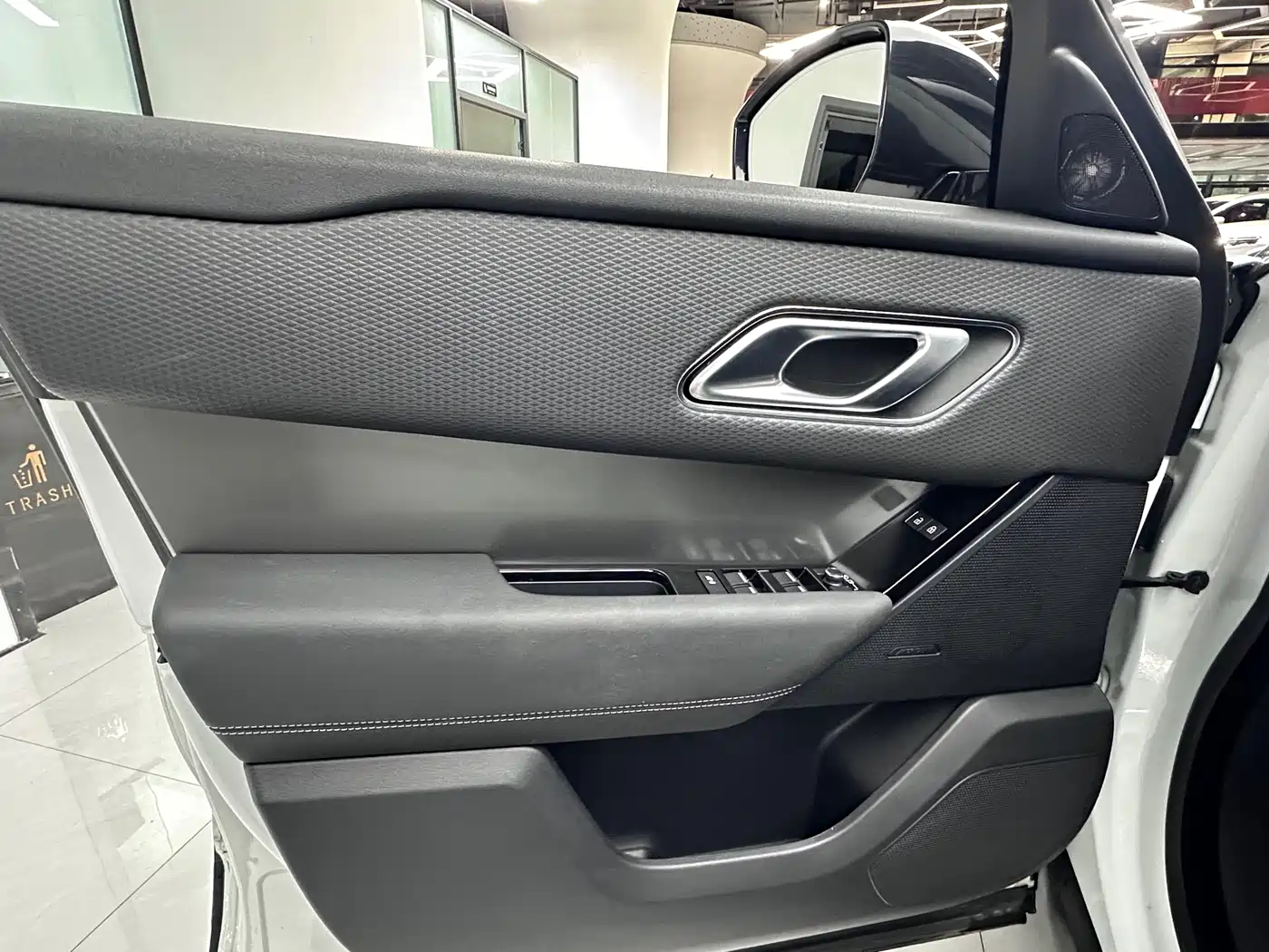 Land Rover Range Rover Velar 2022 250PS фото 10