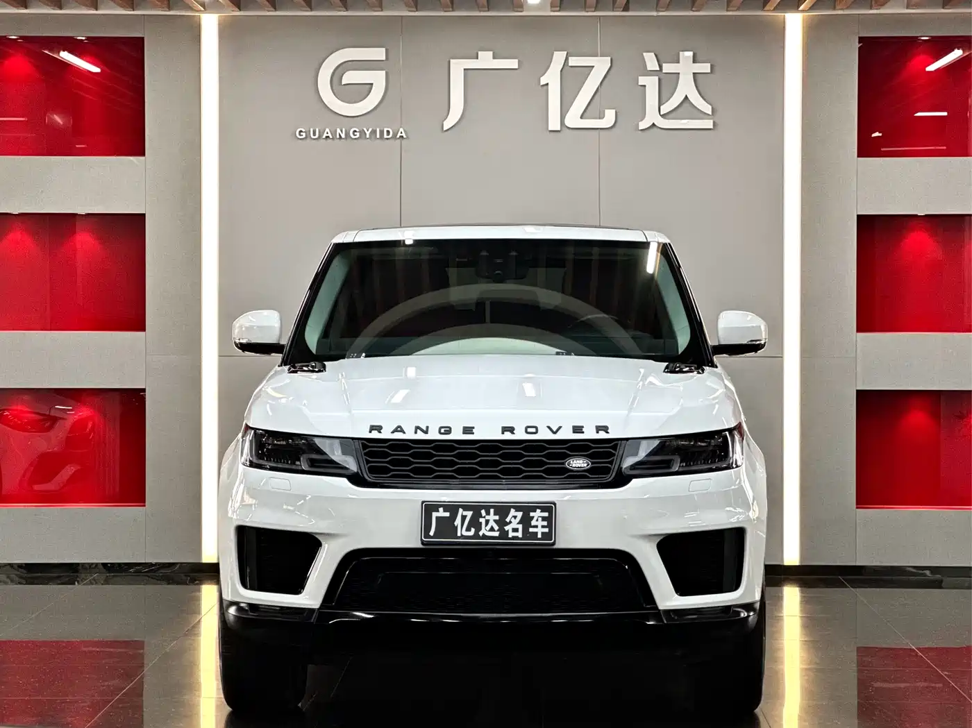 Land Rover Range Rover Sport 2019 3.0 SC V6 Special Edition фото 2