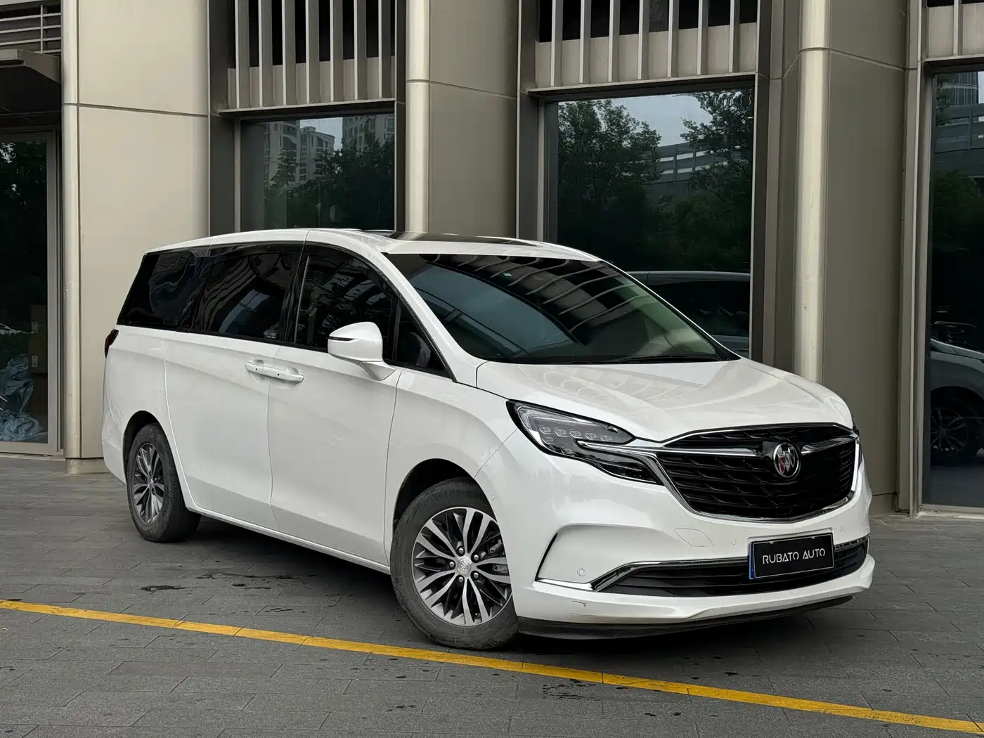 Buick GL8 2022 ES Landmark 653T Smart Luxury фото 2