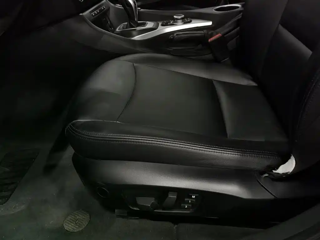 BMW X1 2015 Model sDrive18i Fashion Advanced Edition фото 20