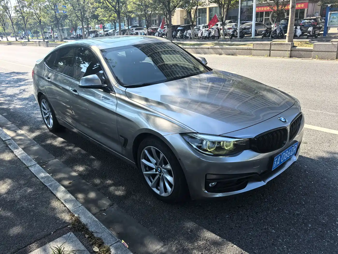 BMW 3 Series GT 2019 320i Fashion Model фото 6