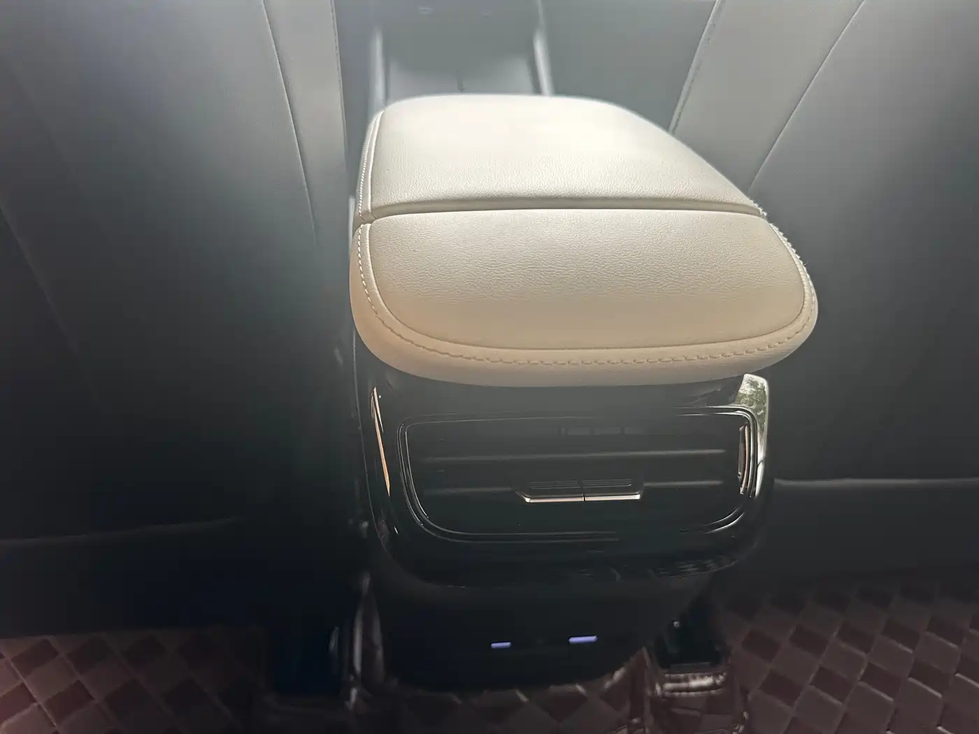 Geely Galaxy Galaxy L7 2023 1.5T 115km PLUS фото 9