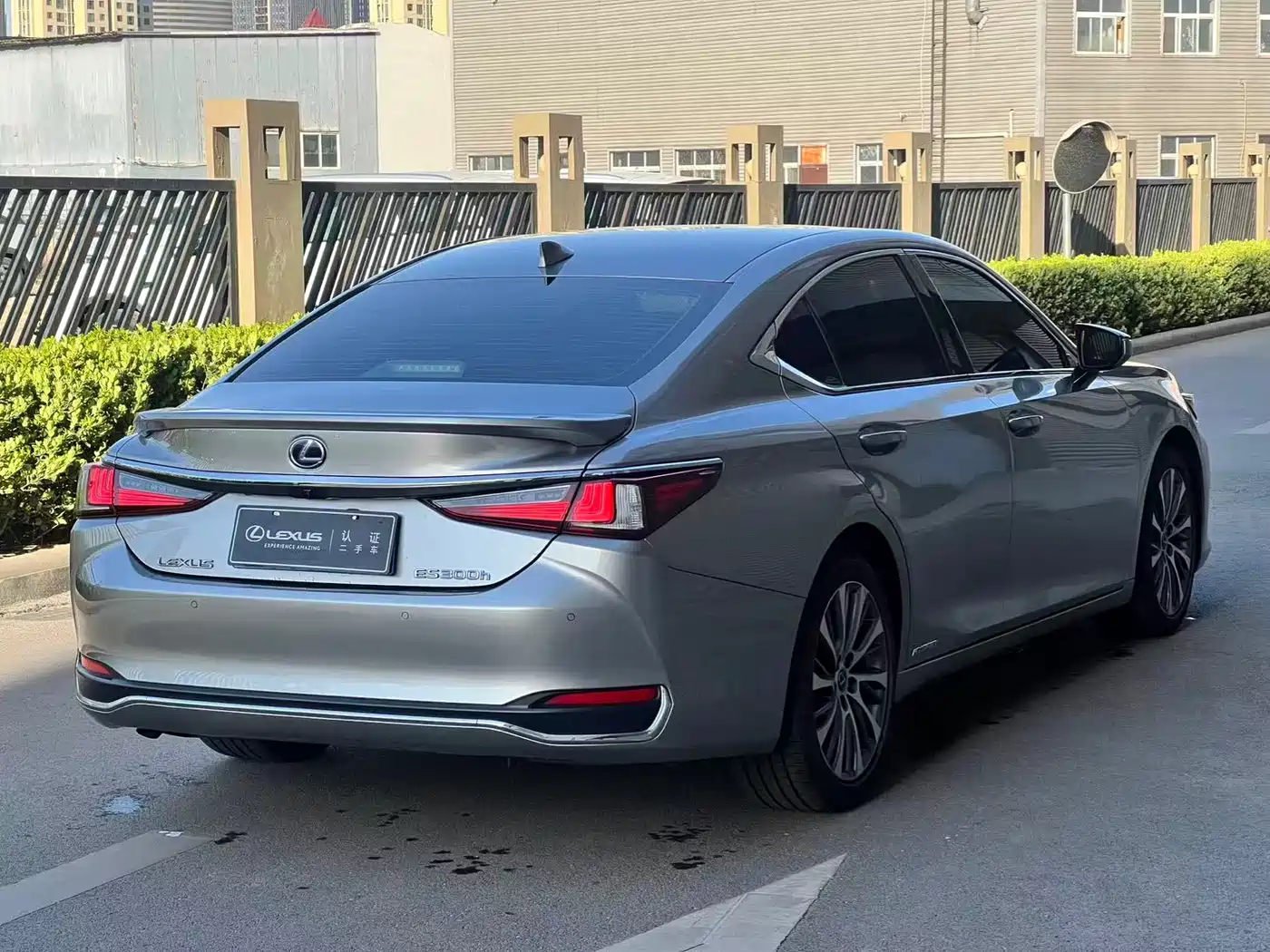 Lexus ES 2020 300h Ultimate Edition фото 7