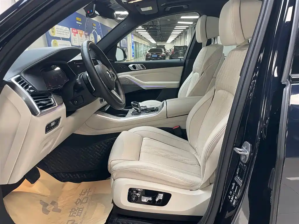 BMW X5 (Import) 2019 xDrive40i Exclusive M Sport Package фото 10