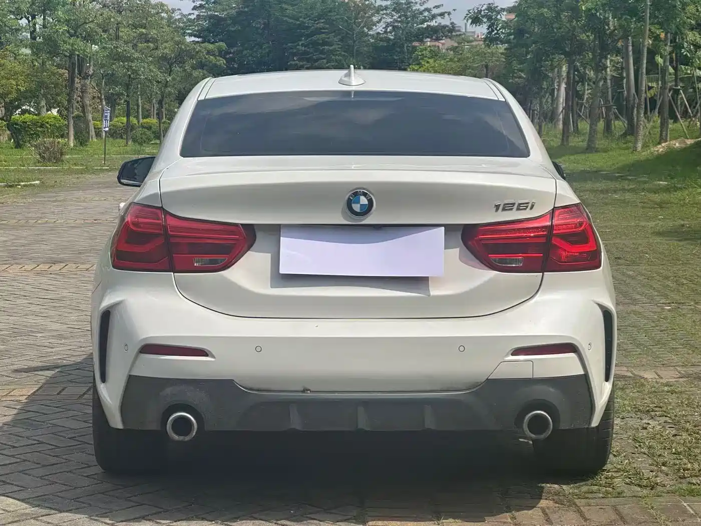 BMW 1 Series 2019 120i Leading M Sport Package фото 10