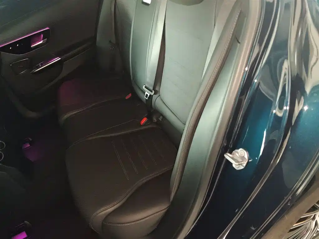 Mercedes-Benz C-Class 2023 Facelift II C 260 L Sport Edition фото 13