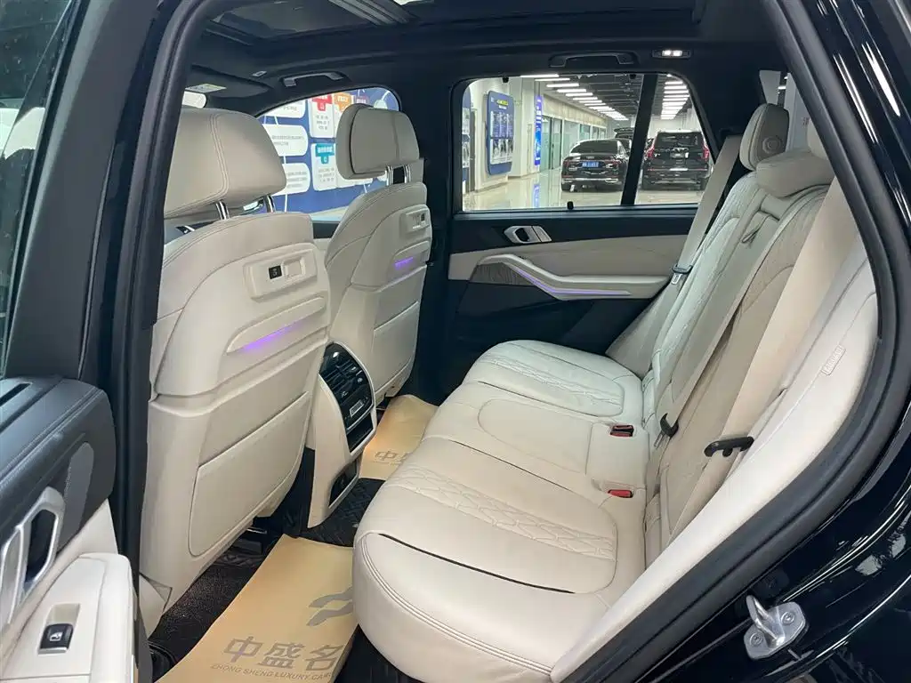 BMW X5 (Import) 2019 xDrive40i Exclusive M Sport Package фото 13