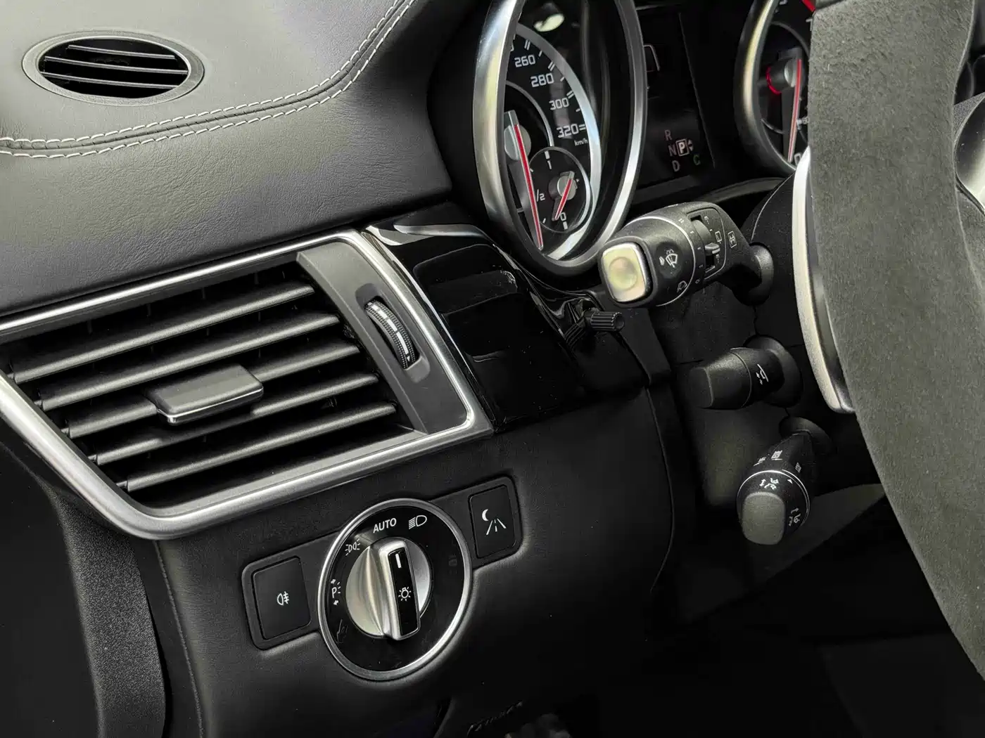 Mercedes-Benz GL-Class AMG 2014 AMG GL 63 фото 6