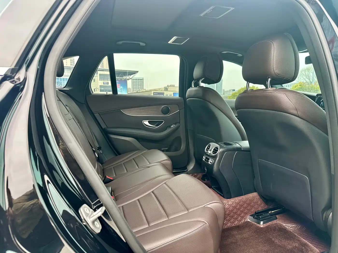 Mercedes-Benz GLC 2022 Facelift GLC 300 L 4MATIC Dynamic Collector's Edition фото 7