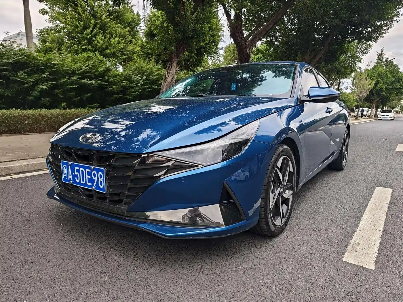 Hyundai Elantra 2021 1.5L CVT LUX Premium Edition