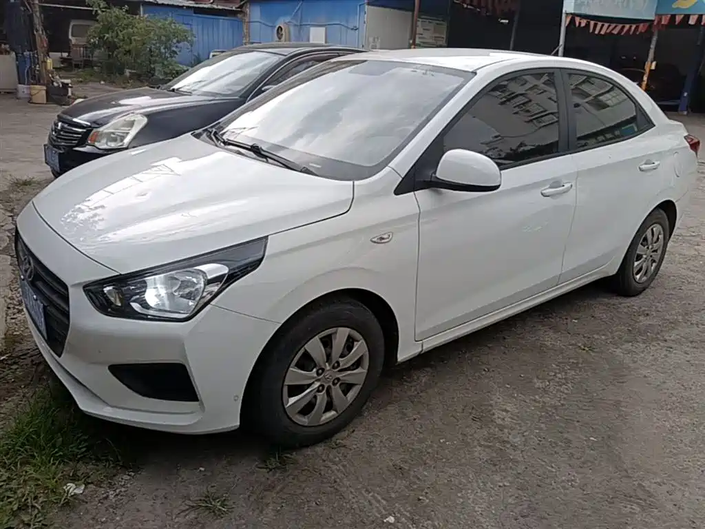 Hyundai Verna 2017 1.4L Manual Renewal Edition China VI