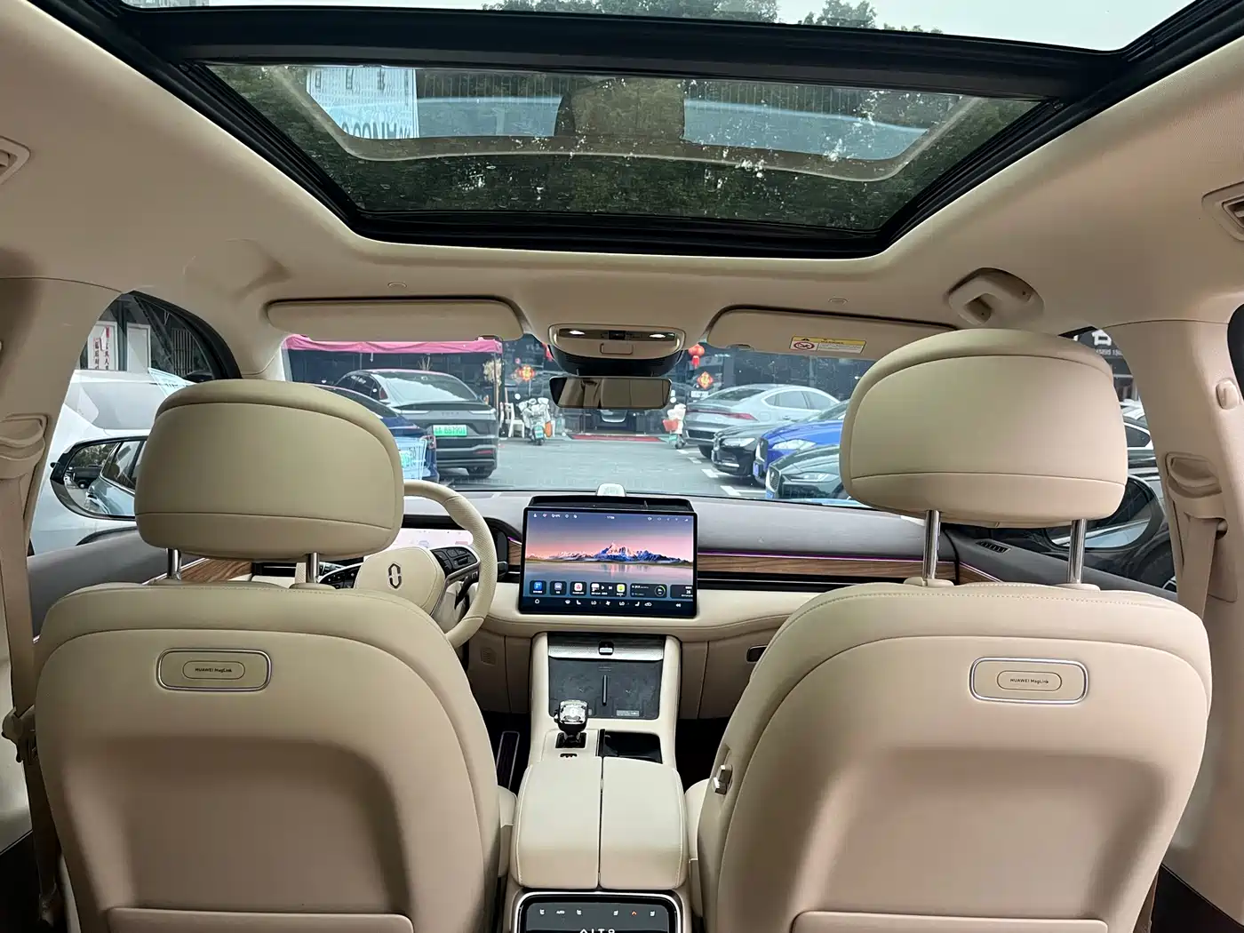 AITO Wenjie AITO M7 2024 1.5T Smart AWD Max 6-Seater фото 15