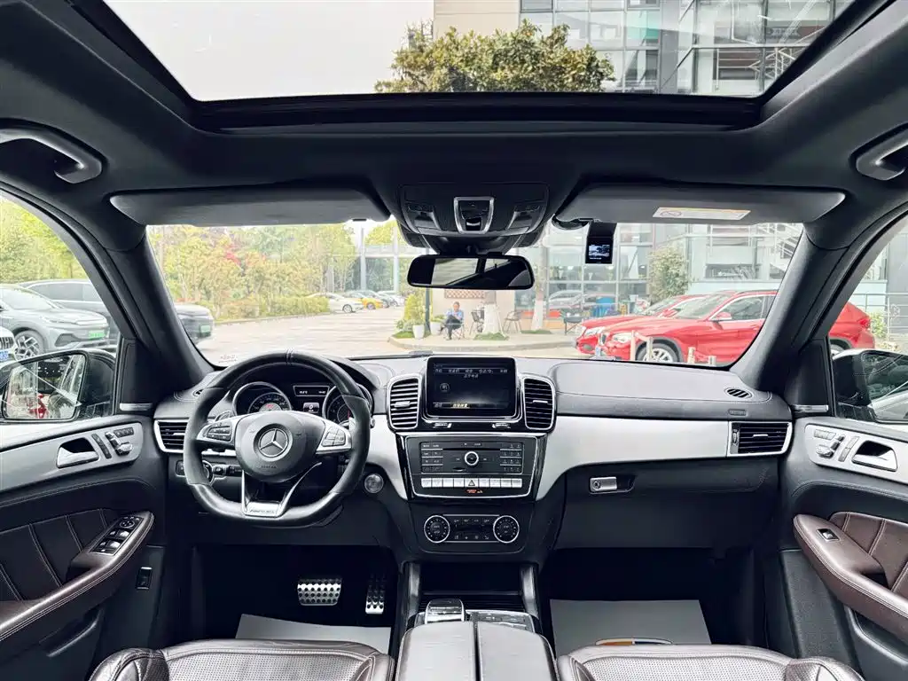 Mercedes-Benz GLE AMG 2015 AMG GLE 63 4MATIC фото 17