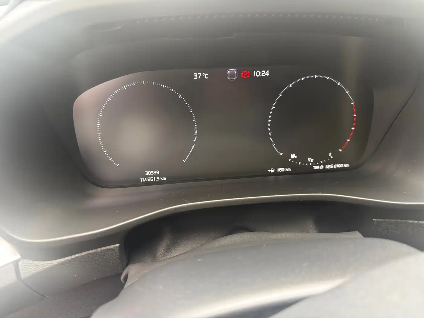 Volvo XC40 2021 2022 Model T4 AWD Smart Drive Fashion Edition