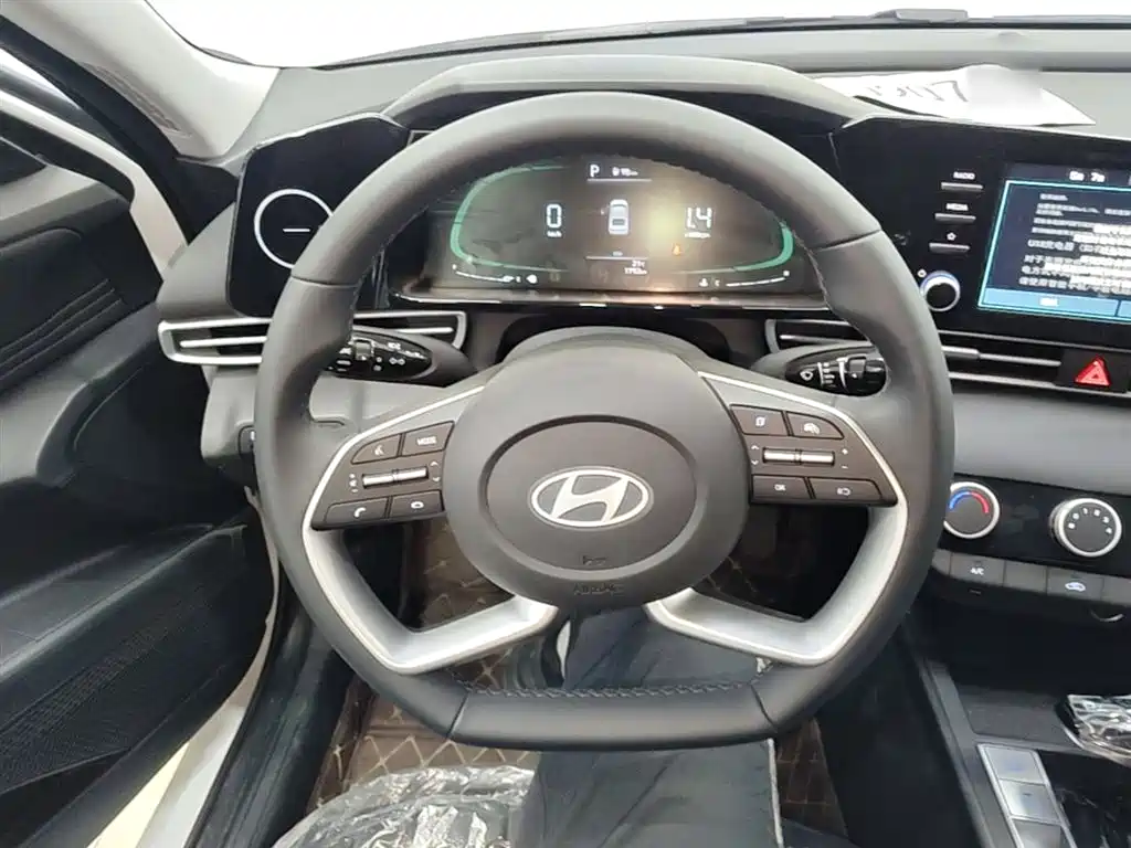 Hyundai Elantra 2023 1.5L CVT GLX Elite Edition фото 11