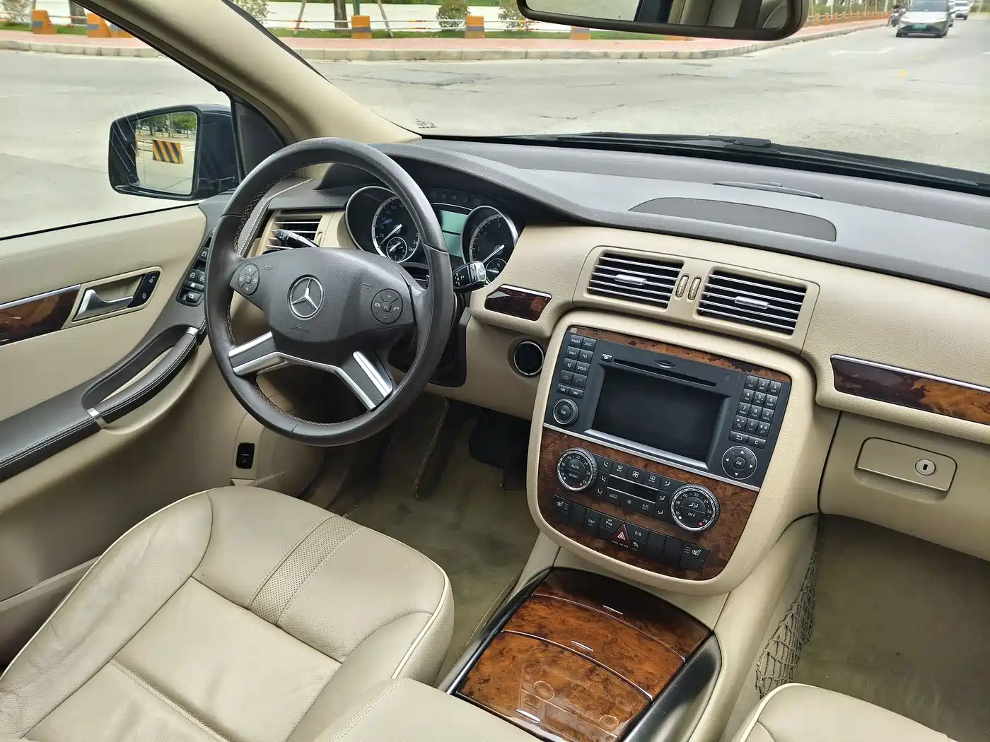 Mercedes-Benz R-Class 2011 R 350 L 4MATIC фото 15