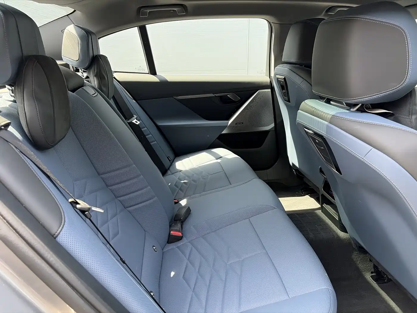 BMW i5 2025 eDrive 40L M Sport Package фото 9