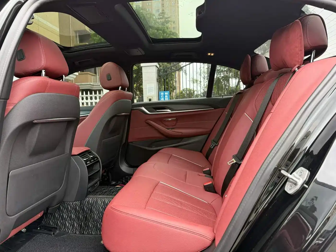 BMW 5 Series New Energy 2021 535Le M Sport Package фото 6