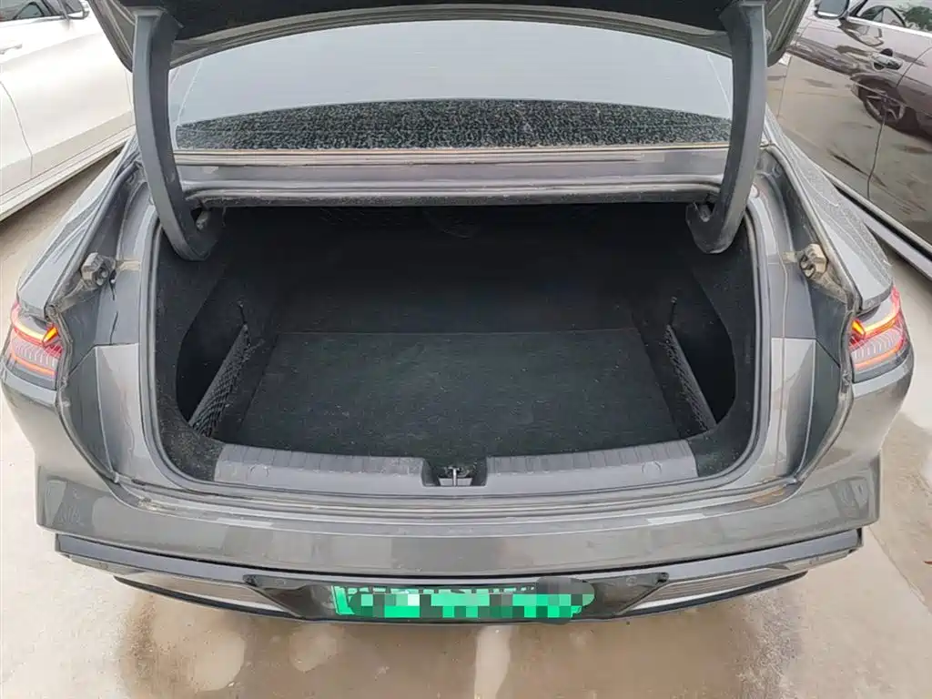 Geely Galaxy Galaxy E8 2024 Model 550km RWD Soaring Dragon Edition фото 19