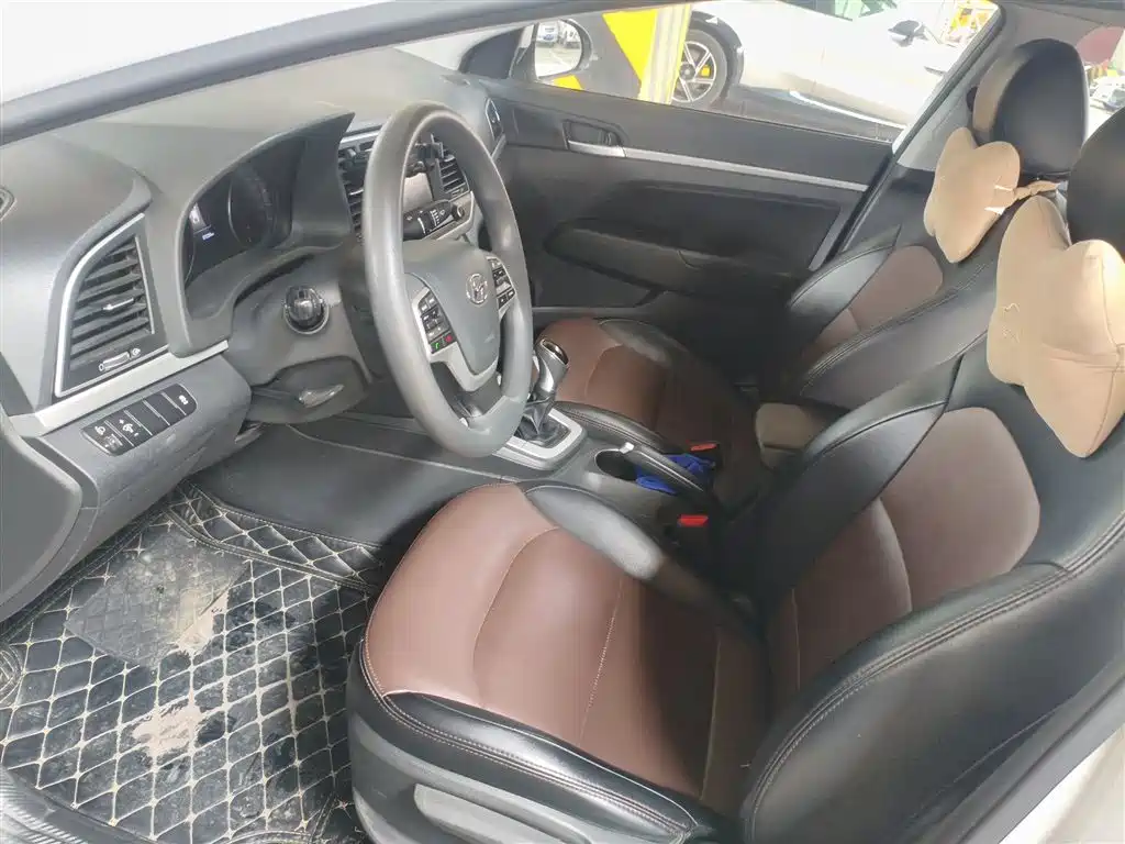 Hyundai Elantra 2016 Model 1.6L Automatic Smart Elite фото 8