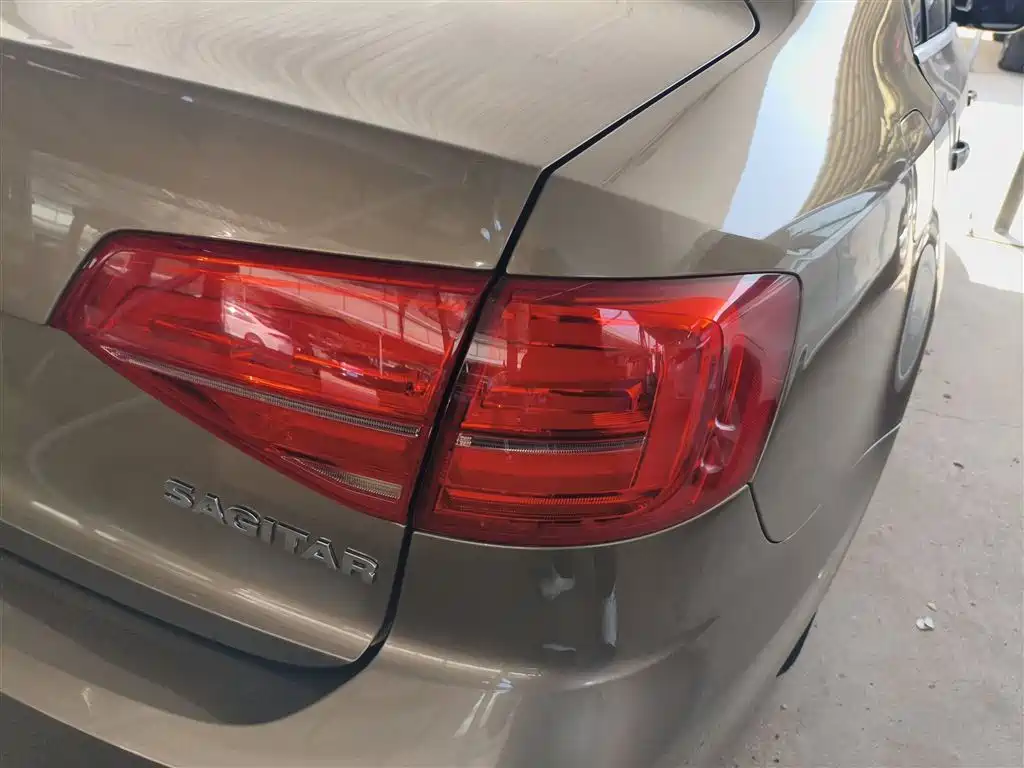 Volkswagen Sagitar 2017 230TSI Automatic Comfort фото 8