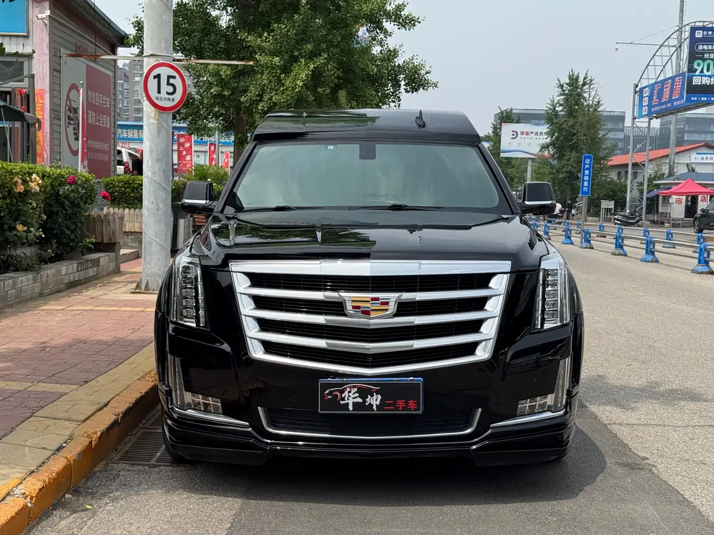Cadillac Escalade 2017 6.2L ESV Platinum Extended фото 10