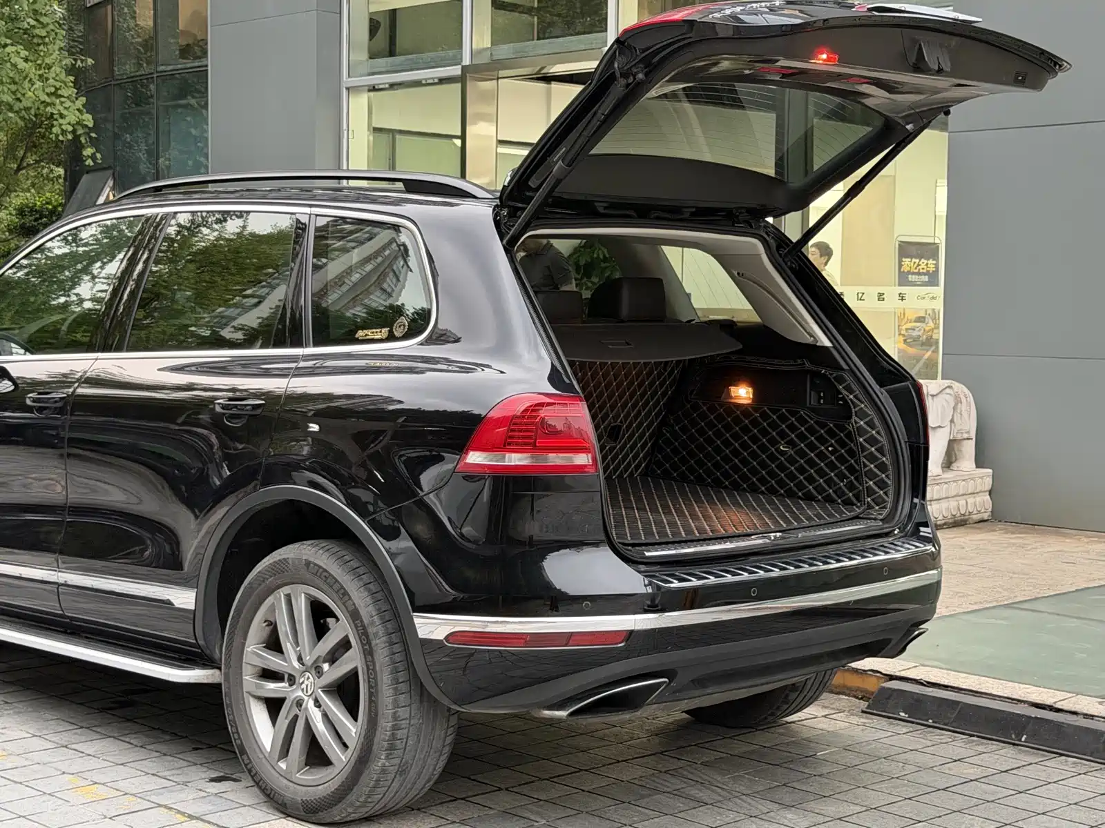 Фото 8 - Volkswagen Touareg