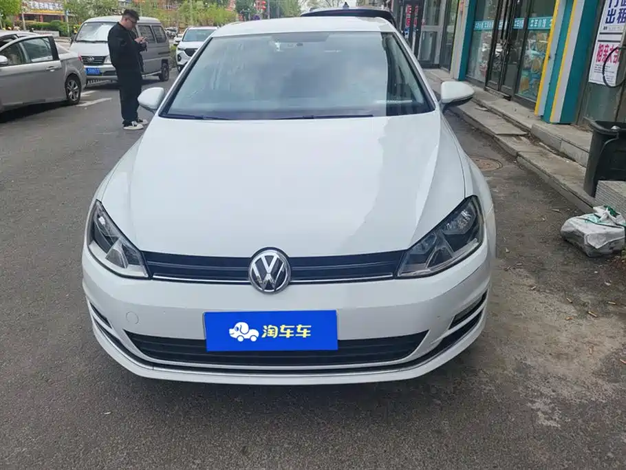 Volkswagen Golf 2016 1.6L Manual Fashion фото 2