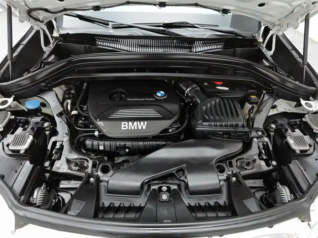 BMW X1 2018 sDrive20Li Leading Model фото 6
