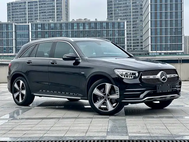 MERCEDES-BENZ GLC