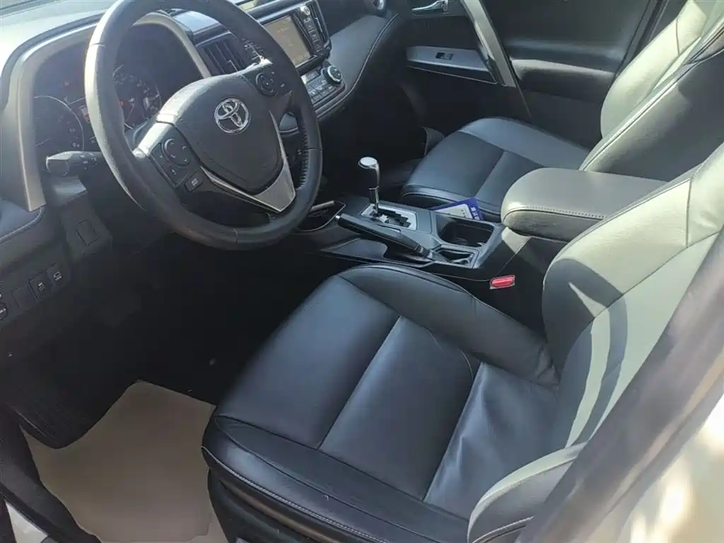 Toyota RAV4 Rongfang 2016 2.0L CVT 2WD Smart (China V) фото 15