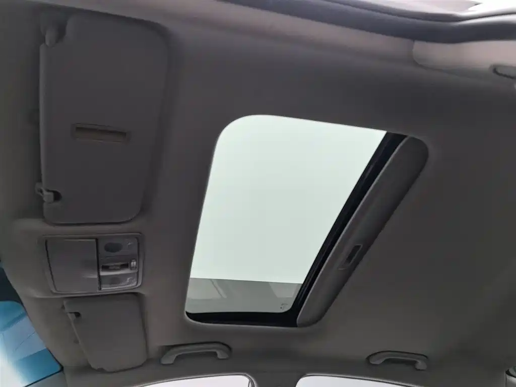 Kia K2 2012 Sedan 1.6L AT Premium Commemorative Edition фото 14