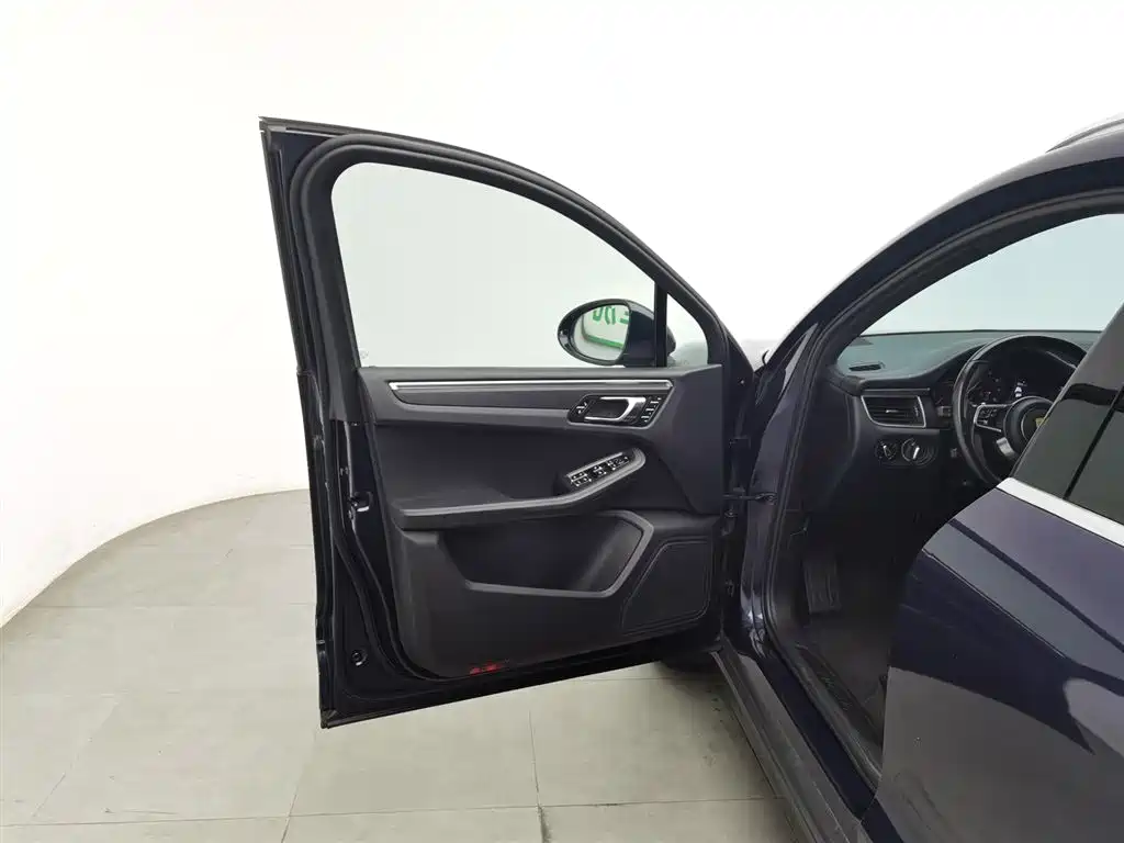 Porsche Macan 2017 Macan 2.0T фото 8