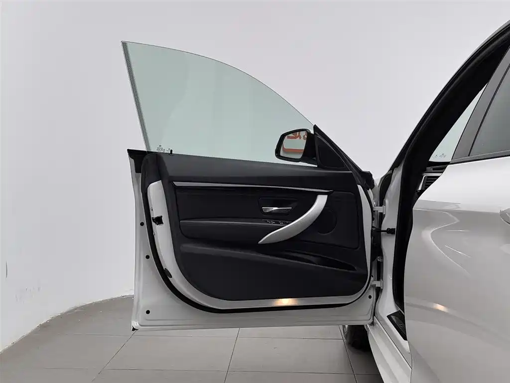 BMW 3 Series GT 2017 330i xDrive M Sport фото 8