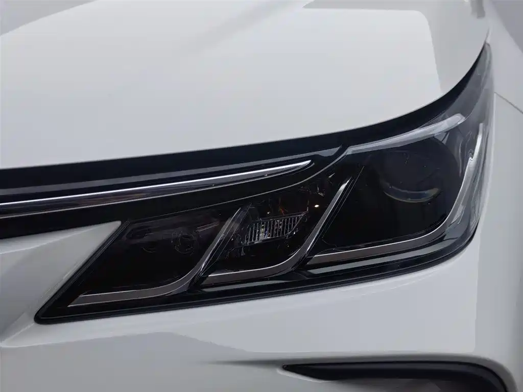 Toyota Corolla 2021 1.2T S-CVT Elite PLUS Edition фото 7
