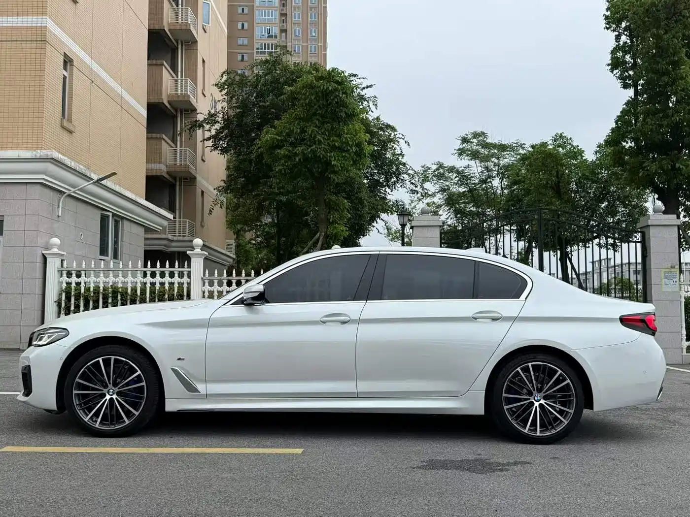 BMW 5 Series 2021 530Li Leading M Sport Package фото 8