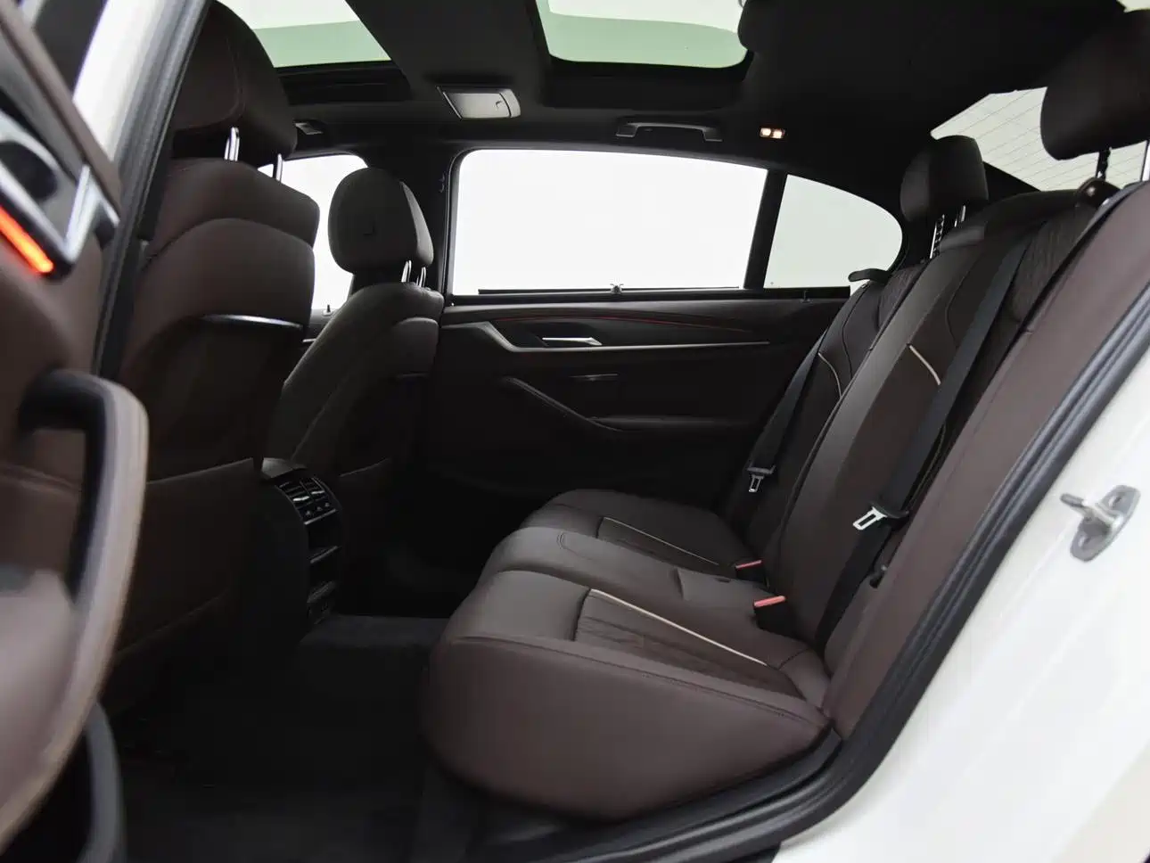 BMW 5 Series 2022 Facelift 530Li Leading M Sport Package фото 16