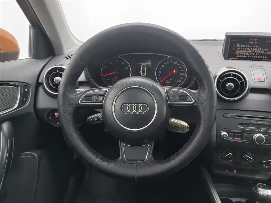Audi A1 2013 Model 30 TFSI Sportback Ego фото 11