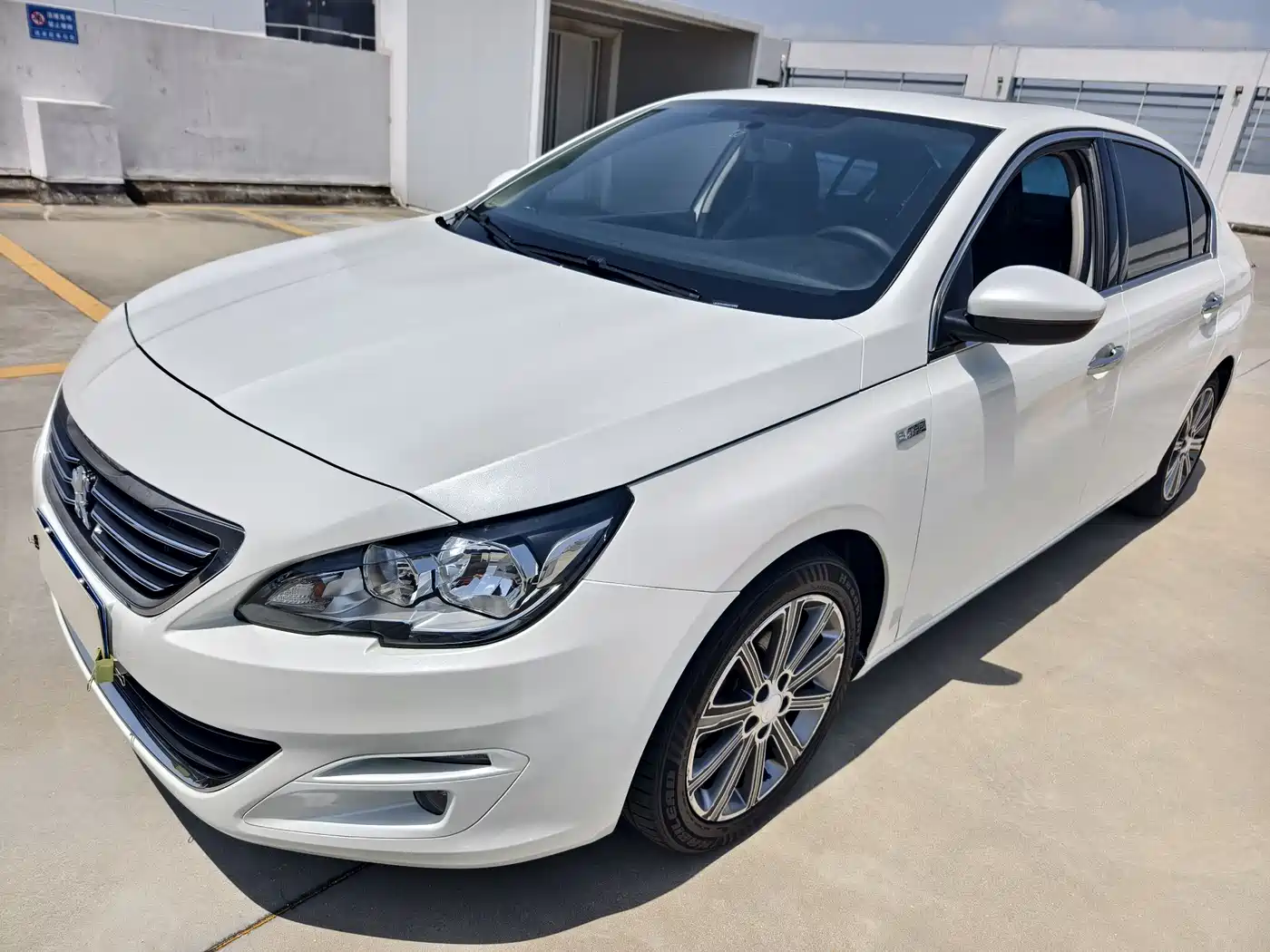 Peugeot 408 2015 Model 1.2T Automatic Luxury Edition