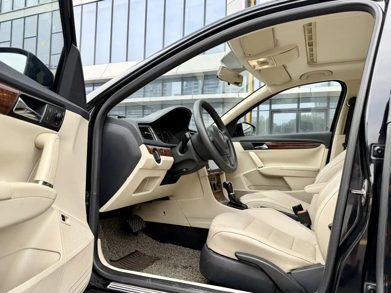 Volkswagen Lavida 2013 Facelift 1.4TSI DSG Comfort фото 6