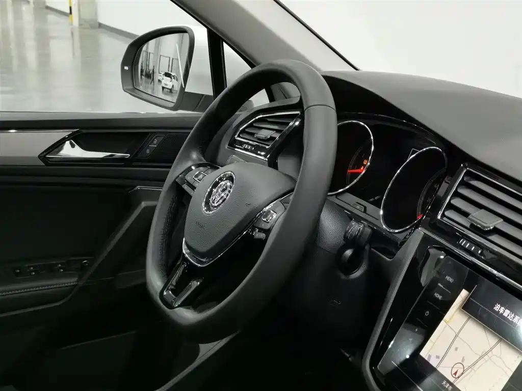 Volkswagen Tiguan L 2019 Facelift 330TSI Auto 2WD Panorama Comfort China VI фото 22
