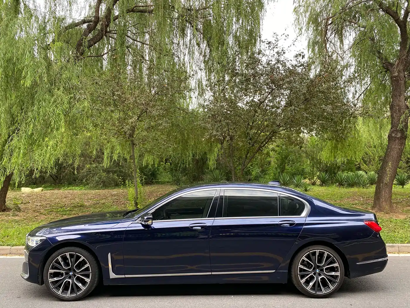 BMW 7 Series 2022 740Li xDrive Executive Luxury Package фото 3