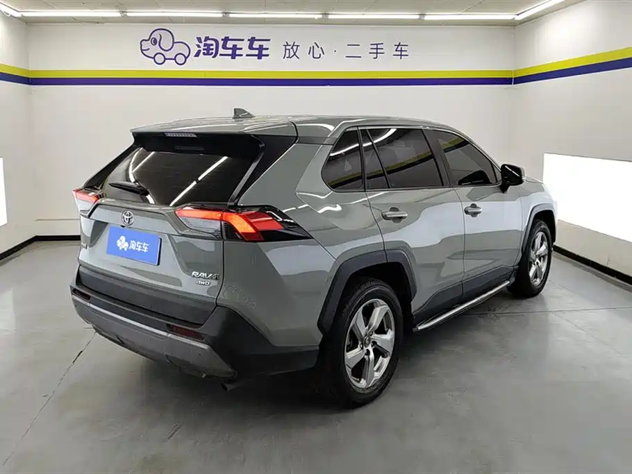 Toyota RAV4 Rongfang 2020 2.0L CVT AWD Trend Edition фото 3