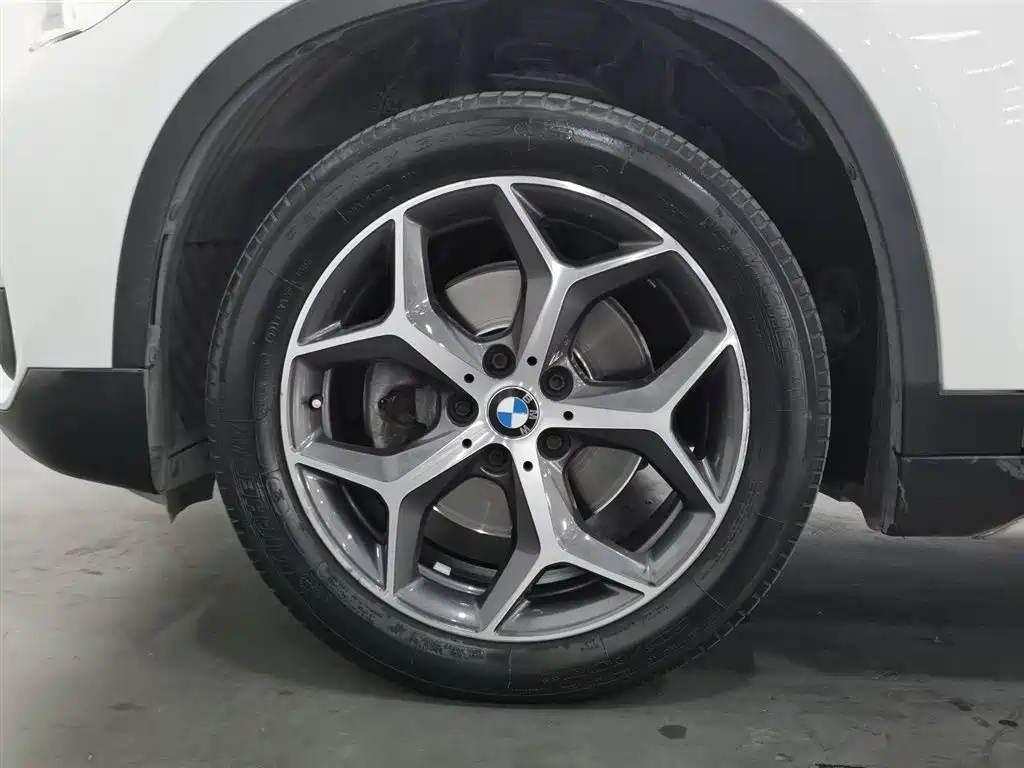 BMW X1 2019 sDrive18Li Premium Model фото 17