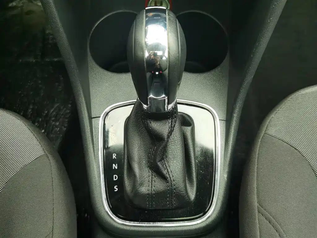 Volkswagen Polo 2016 1.6L Automatic Comfort фото 13