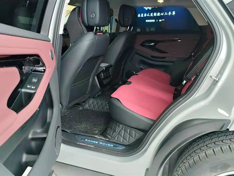 Land Rover Range Rover Evoque 2024 Range Rover Evoque L 249PS Light Master Edition фото 11