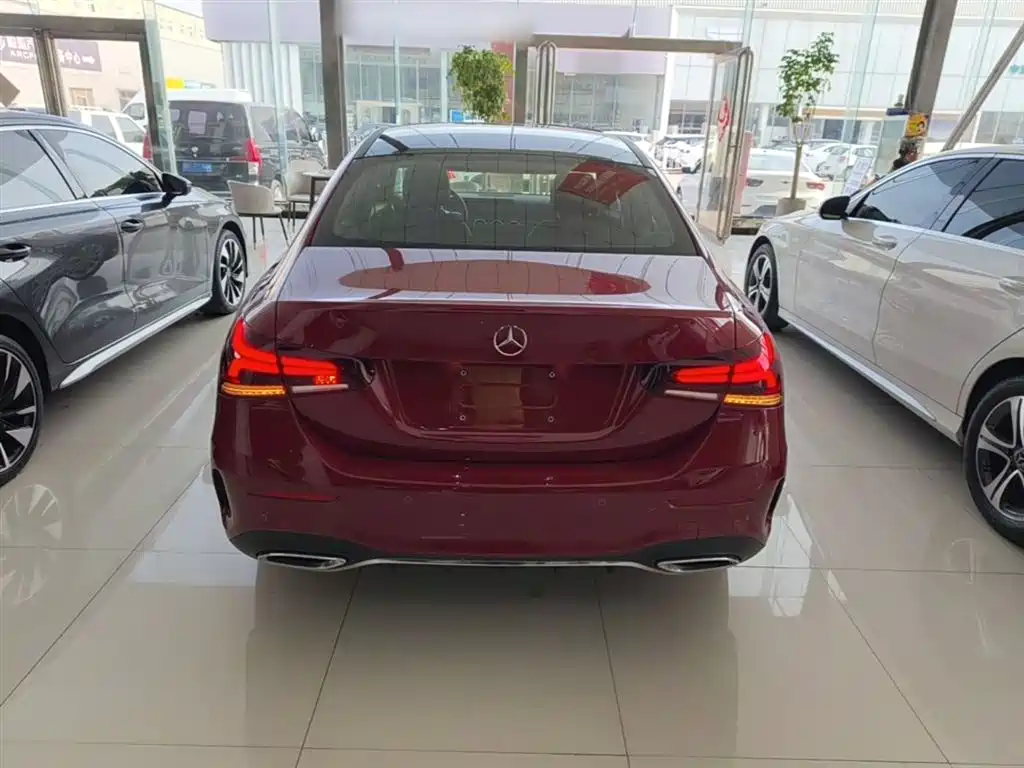 Mercedes-Benz A-Class 2021 A 200 L Sport Sedan Fashion Edition фото 6