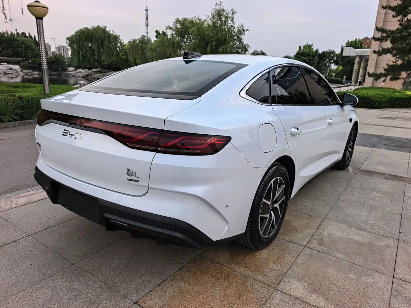BYD Qin L 2025 DM-i Smart Drive Edition 120KM Leading фото 7