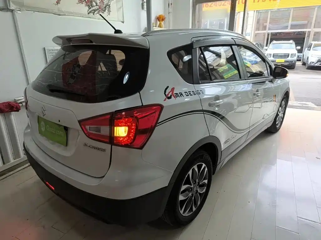 Suzuki Xiaotu 2017 2017 1.6L CVT 2WD Urban Progressive Edition